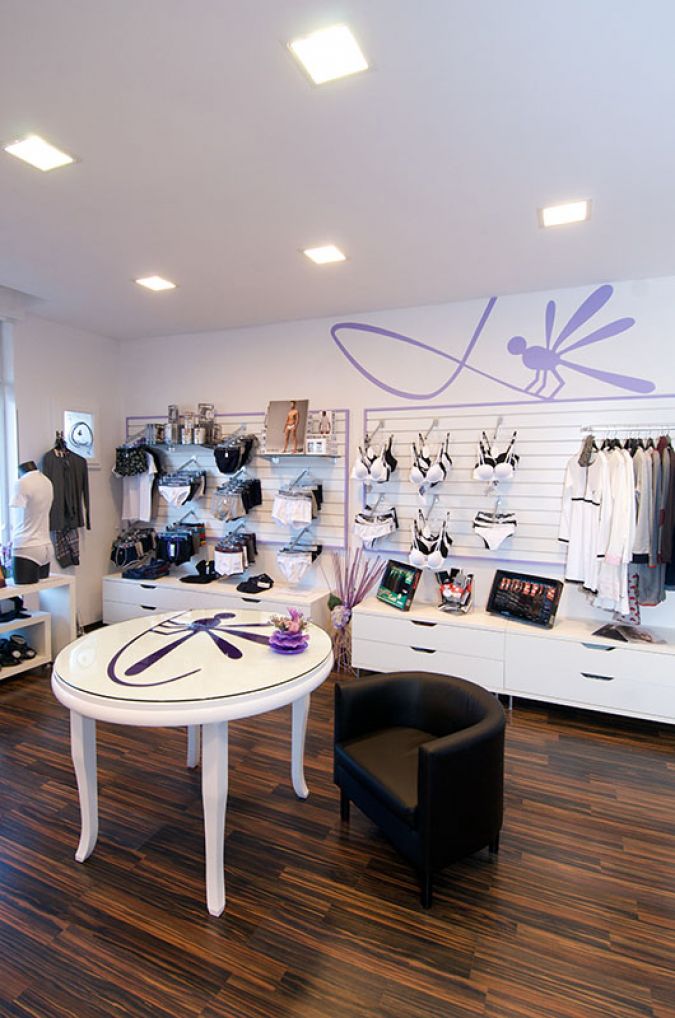 arredamento negozi abbigliamento intimo bylu borgosesia (10)